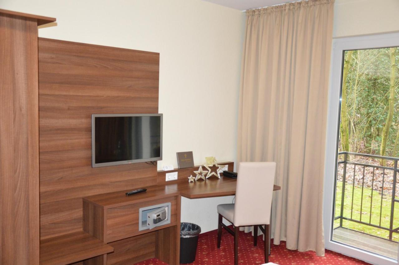 Hotel Holter Schlosskrug Schloß Holte-Stukenbrock المظهر الخارجي الصورة